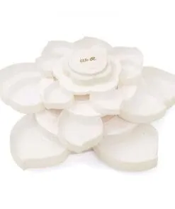 ALMACENAJE DE COMPARTIMIENTOS EN FORMA DE FLOR BLANCA