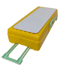 ESTUCHE ESCOLAR COLOR AMARILLO EN FORMA DE MALETA